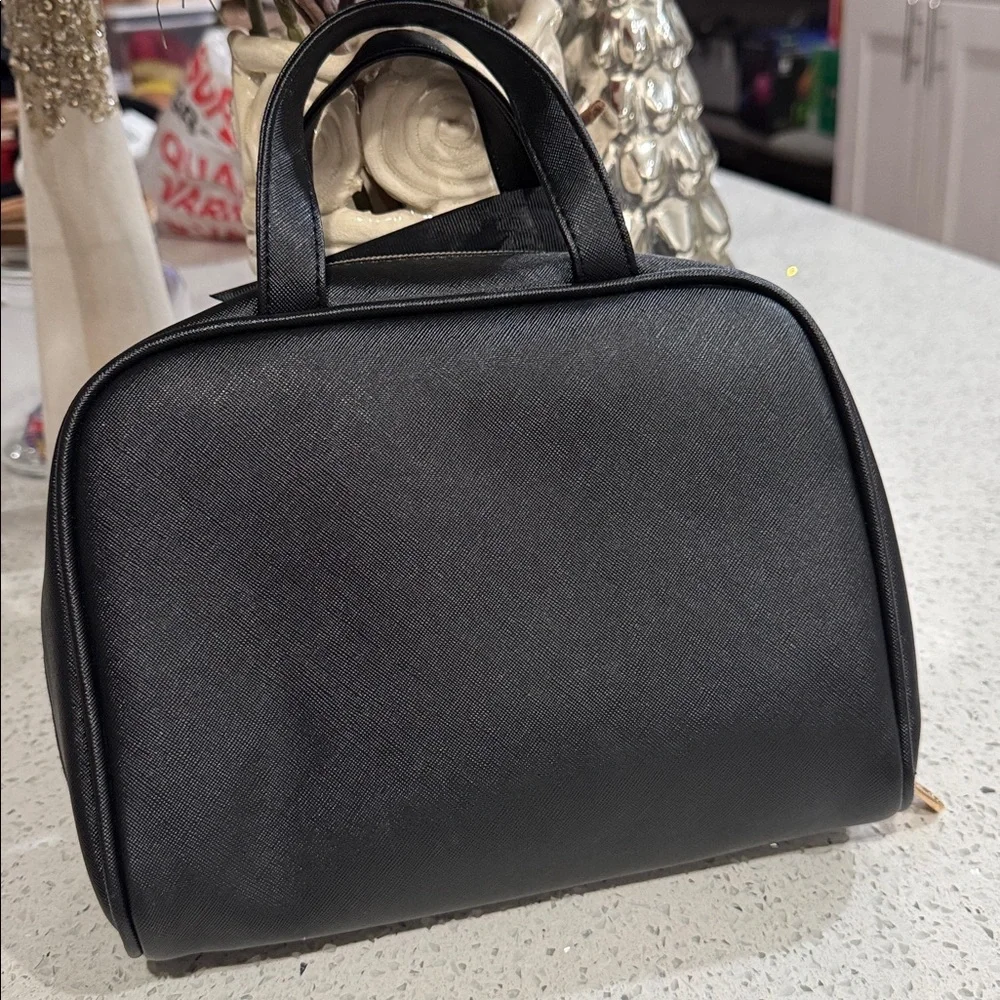 🖤bebe Gold Logo Black Travel Toiletry Bag